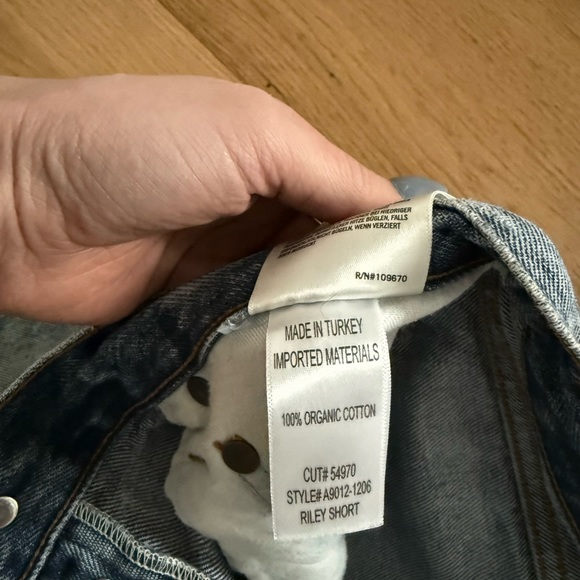 Agolde Riley Short size 27 - Picture 5 of 5